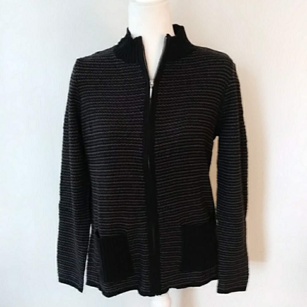 🌹NWT! Black Textured Zip up Cardigan